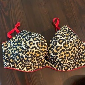 32D bras, set of 7